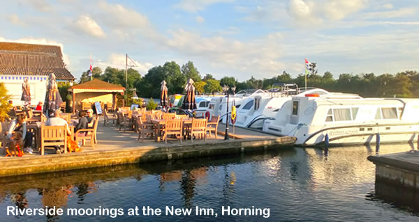 Mloorings outside the New Inn, Horning